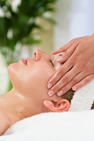 1hr BNS Massage & Facial